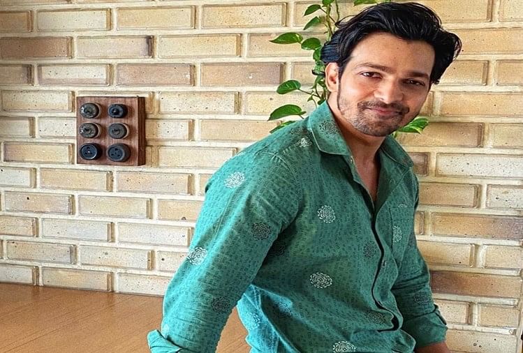 Divine Chetna Harshvardhan Rane Biography Wiki  Age  Height  Father   Family  Wife  Mother Tongue  Tattoo and Movie List Net Worth More 2022