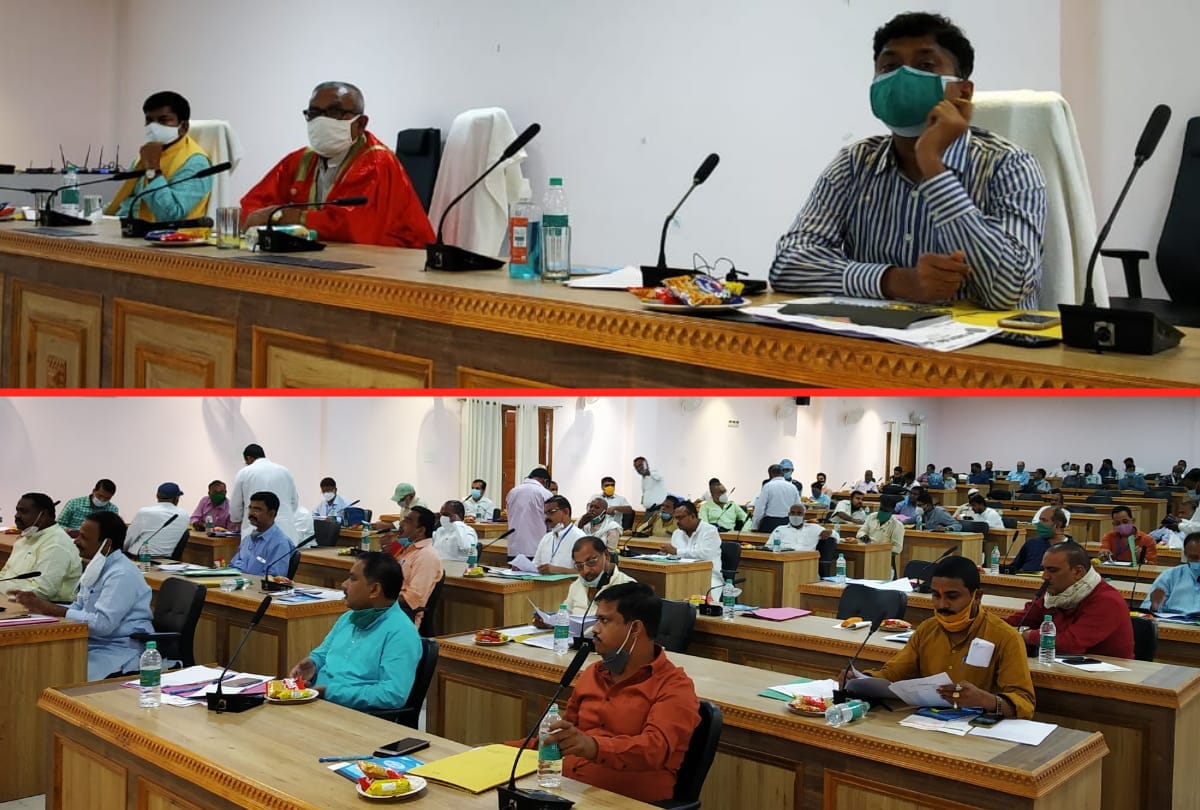 gorakhpur Municipal corporation board meeting ends after commotion and boycott by Councilor