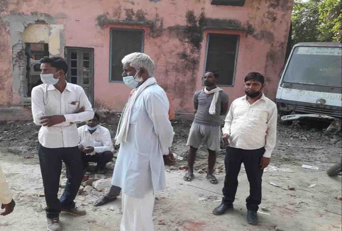 Building under construction destroyed, two laborers killed