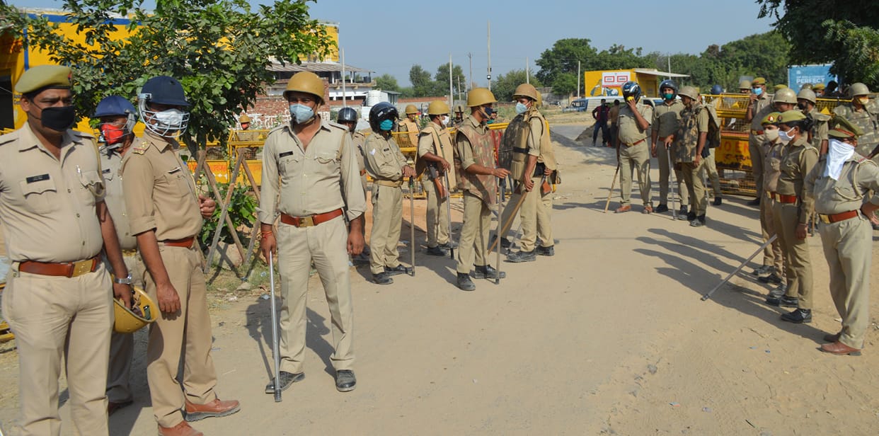 Hathras: Force deployed from NH to Bitiya village