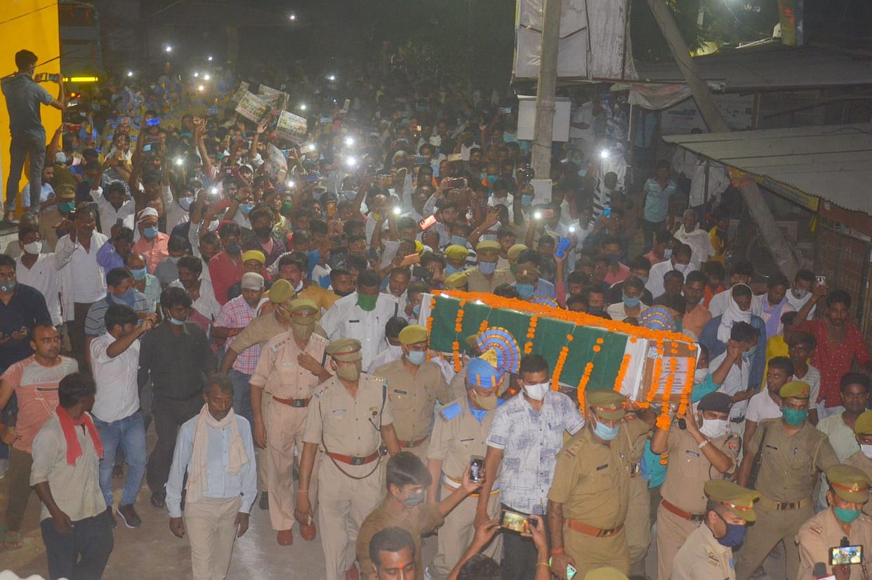 Tears trickled from eyes, Bharat Mata ki Jai, Pakistan Murdabad's buzzing slogans