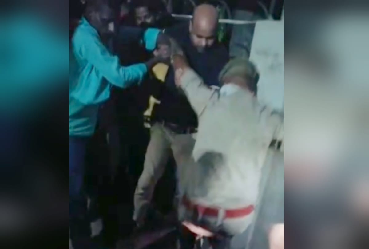 Police man save life of eight year child in deoria