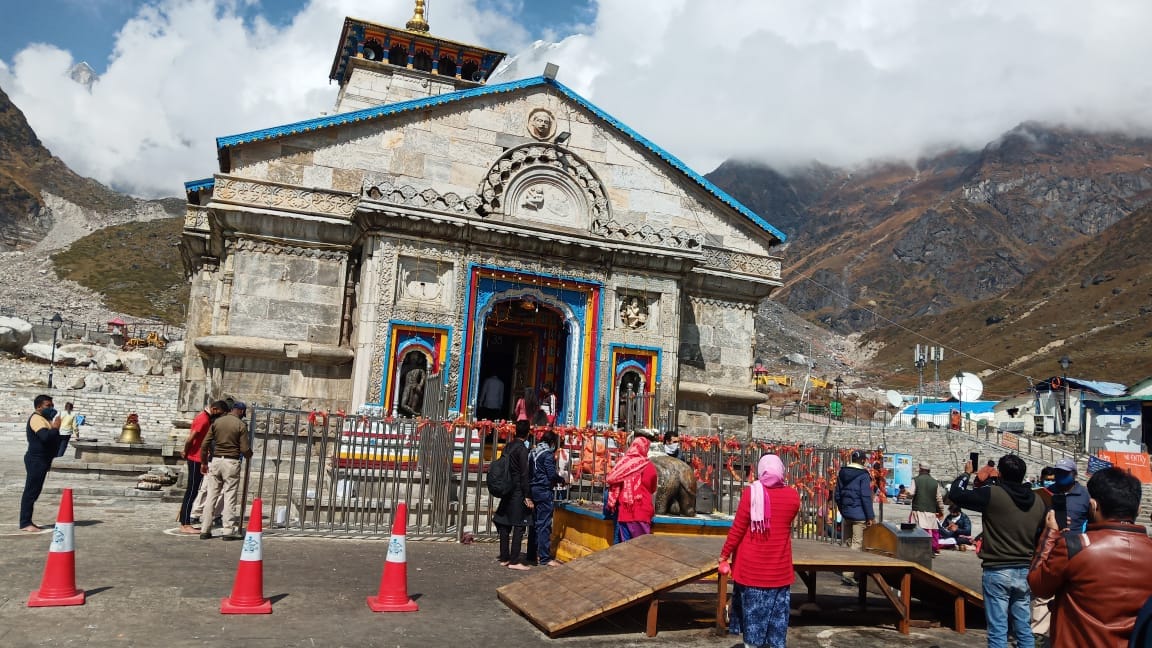 Chardham Yatra 2020 news : now devotee can see baba kedar from sabha mandap