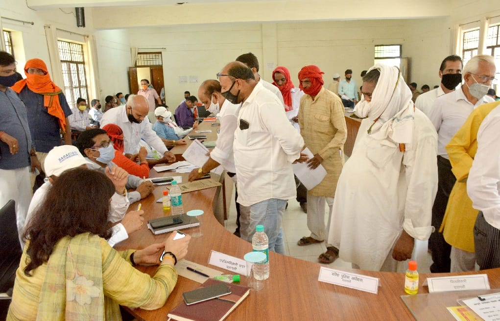 Sampoorn Samadhan Divas in Varanasi Redressal of grievances