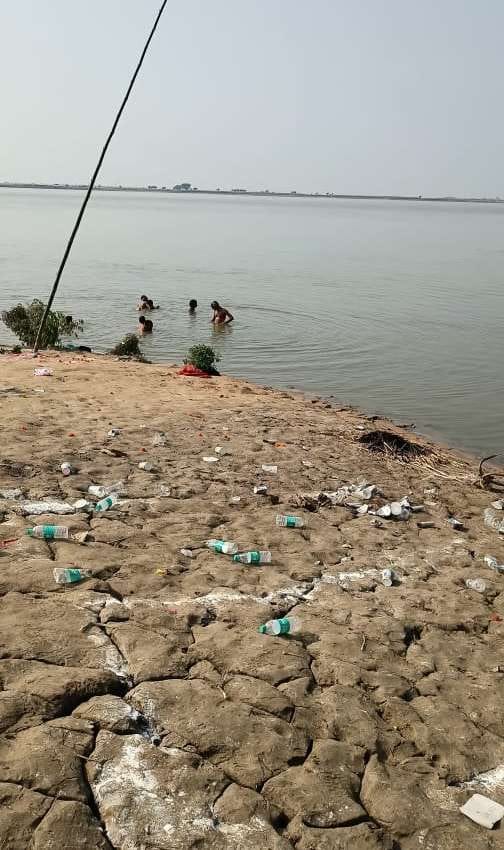 I swear and swear and spread dirt in the Ganges