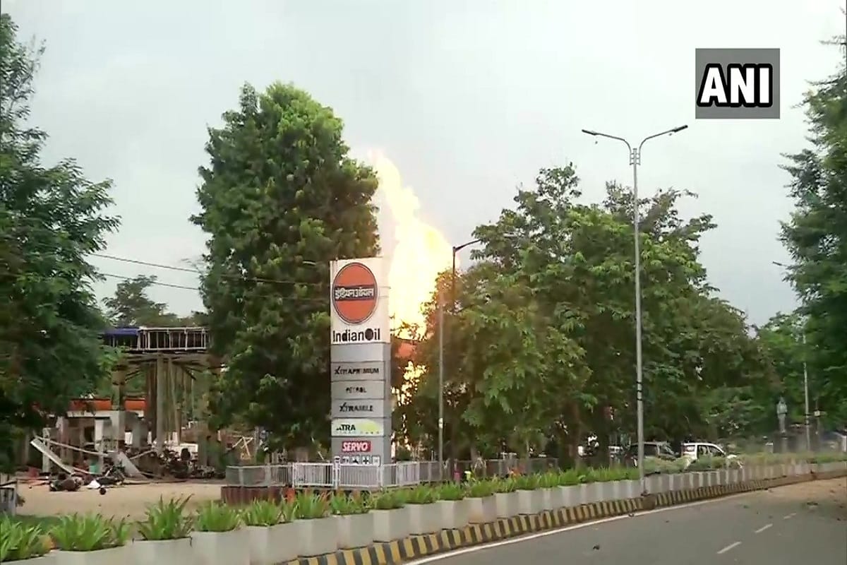 Petrol Pump Blast in Bhubaneswar News:  Fire breaks out at a petrol pump near Raj Bhawan in Bhubaneswar