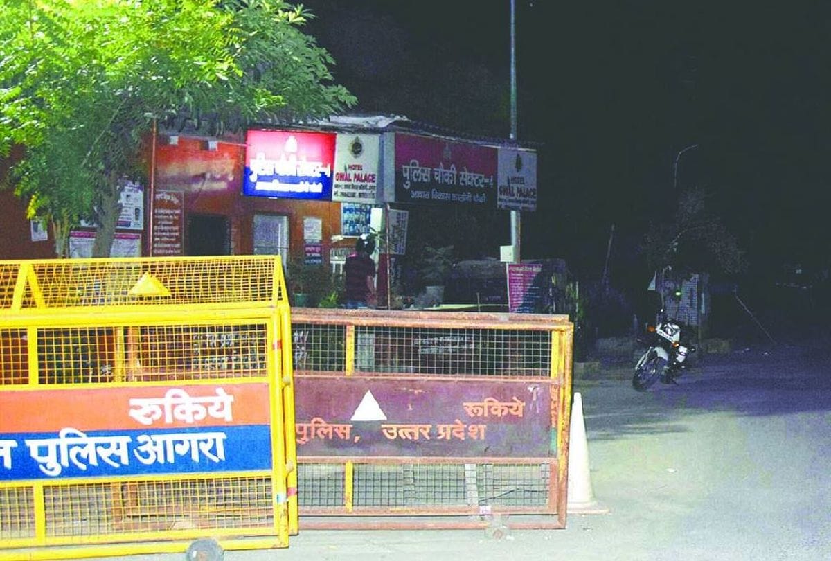 Bulandshahr woman cop who comment on social media regarding religion transferred earlier she allege many of his