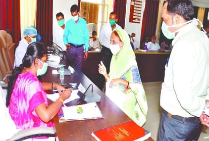 Tehsil divas: Only Two Complaint Solved Came 71 In Agra Tehsil Divas