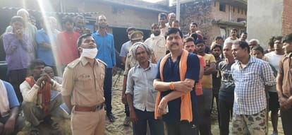 Two innocent child died in suspicious condition mother also struggling with death in Ghazipur