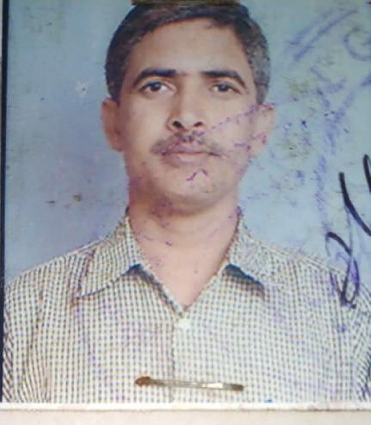 corporate company supervisor hangs himself in Varanasi