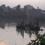 जिप्सी की तलाश करते सेना के जवान
