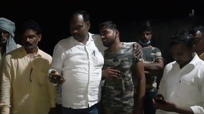 Shot the young man who went for a walk in Mau and the shopkeeper going home to Azamgarh