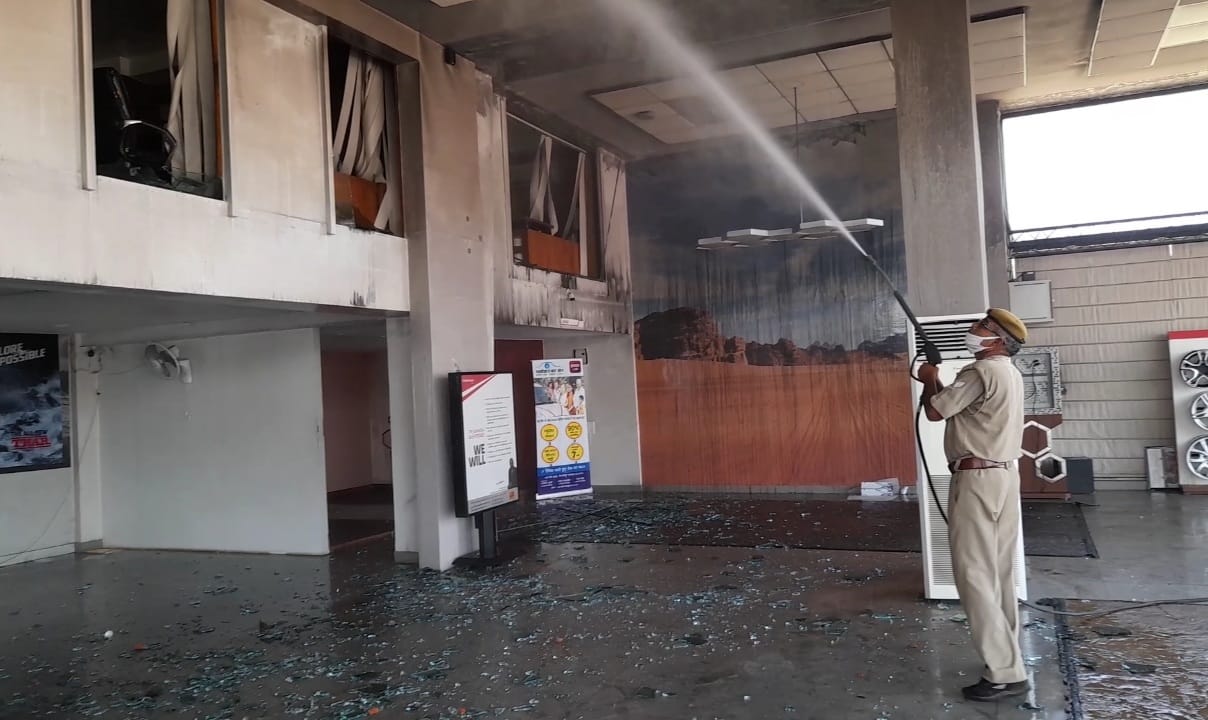 Fire in mahindra showroom