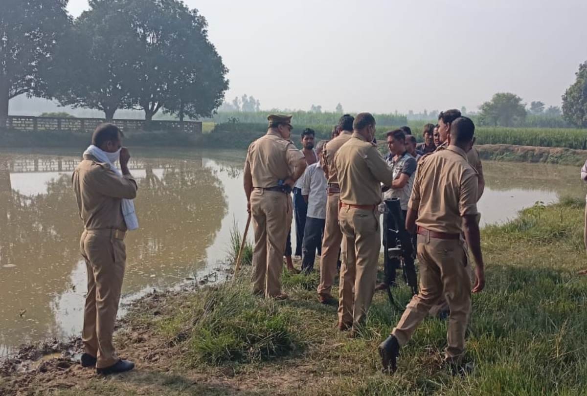 dead body of a man found on the banks of a pond outside the village in sitapur
