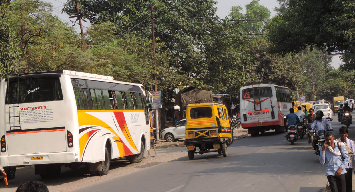 Daggamar vehicle giving pain of jam, officer became unknown