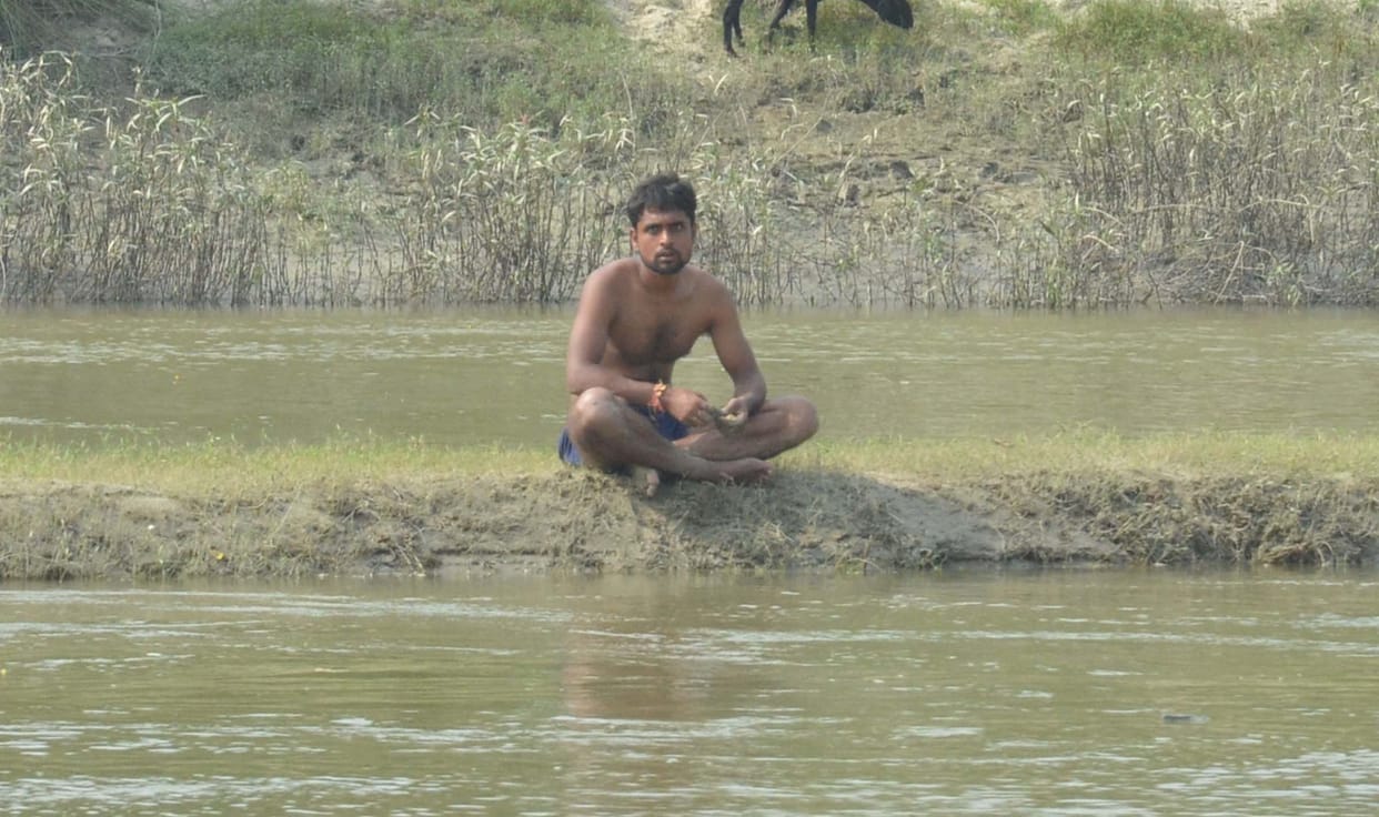 A young man drowned in the Sai River to save his psychotic brother