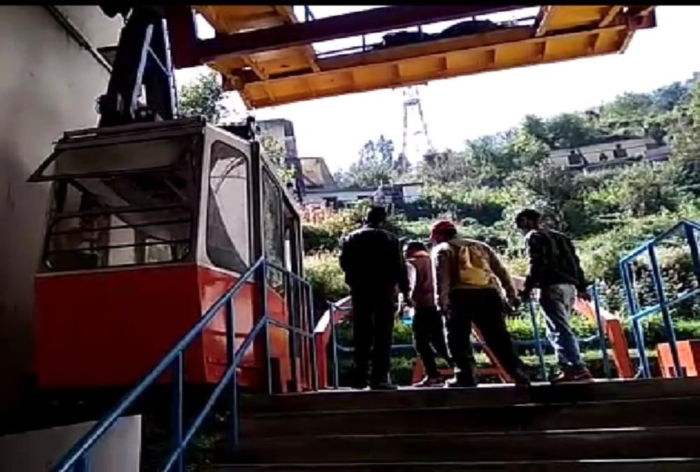 Tokyo Olympics: Vandana and Neeraj Named People will do free yatra of Chandi Devi temple by Ropeway in Haridwar