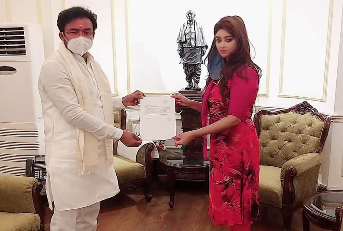 Payal Ghosh Met Minister of State Home Affairs G Kishan Reddy In Anurag Kashyap Harassment Case