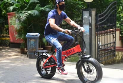 Ranveer Singh Car Accident and Ranbir Kapoor start shooting of film Shamshera