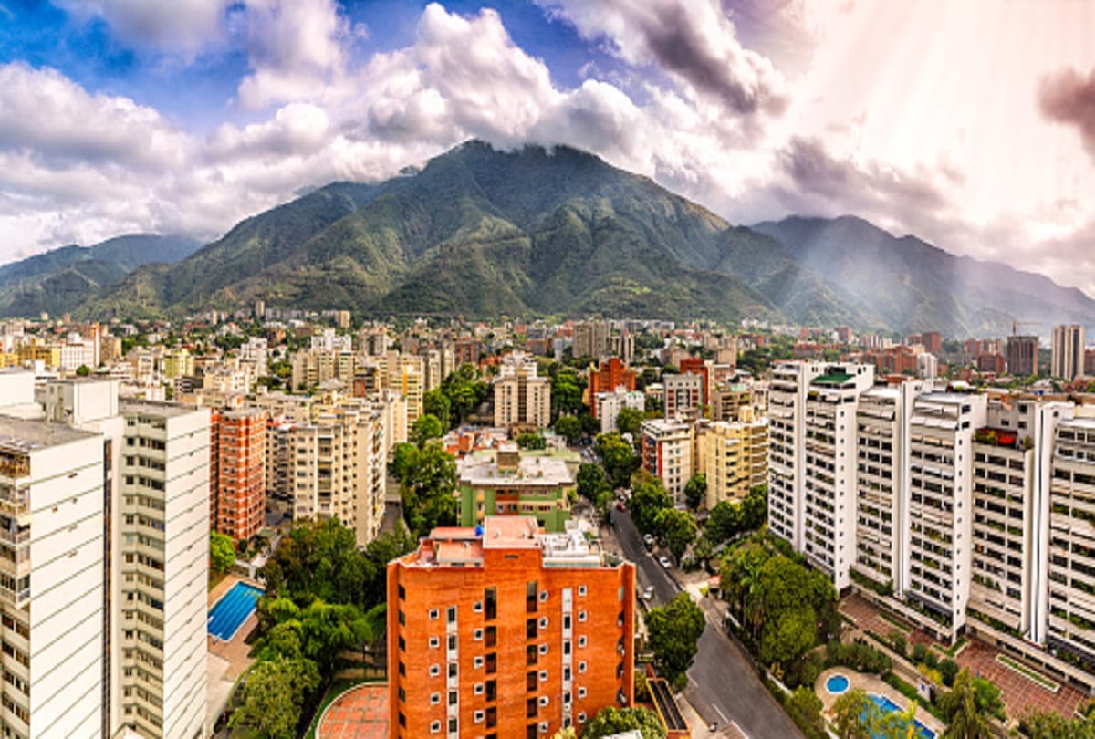 venezuela mulls printing one lakh bolivar notes know how much its worth
