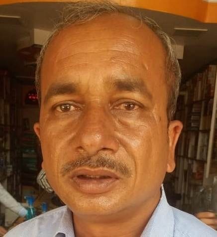 uchakkon ne baik kee dikee se 25 hajaar nikaale