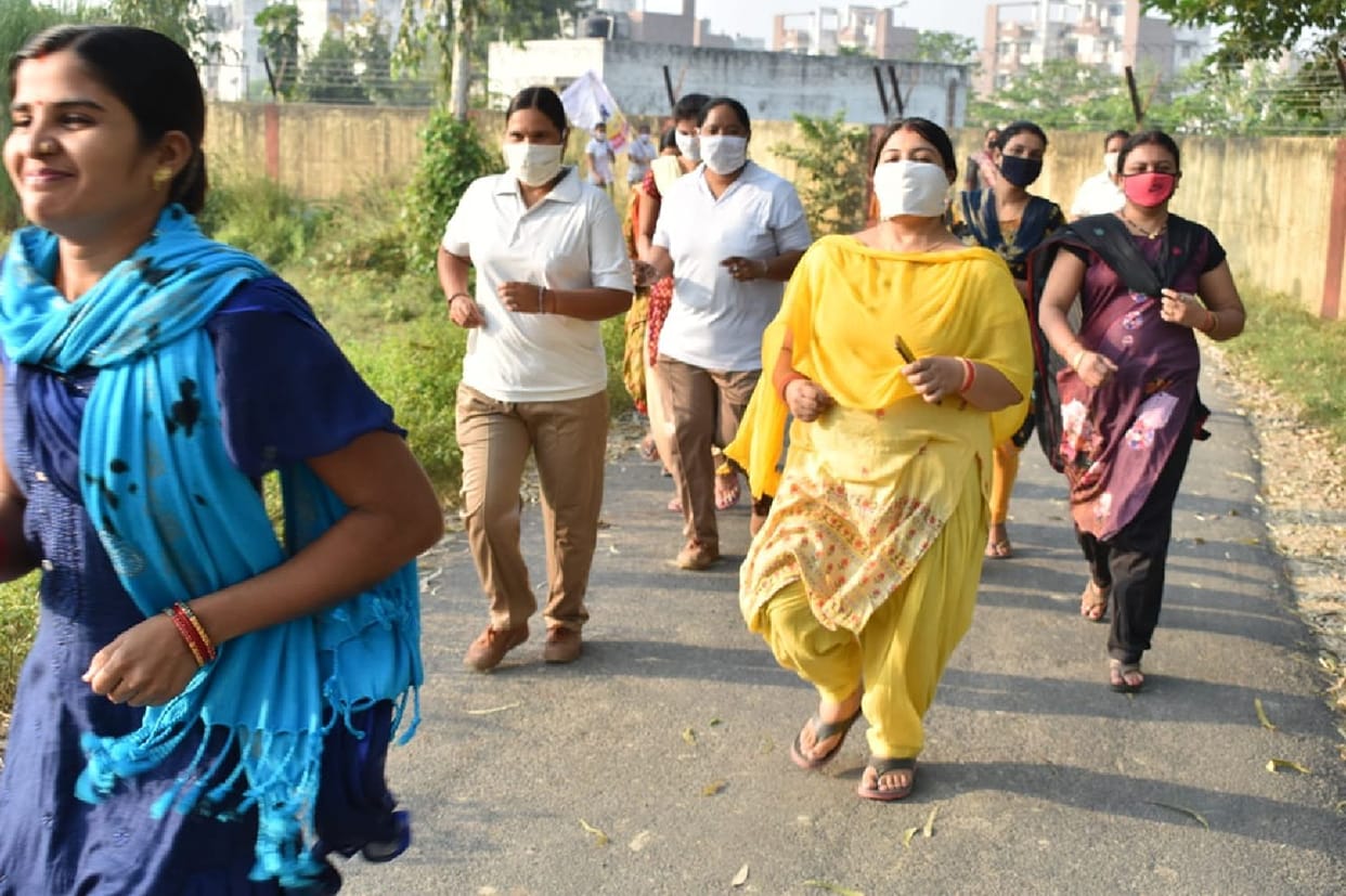 SSB women and men jawans run