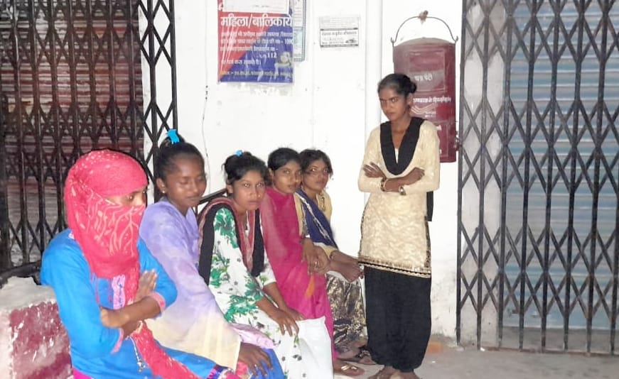 Students forced to sleep at post office overnight