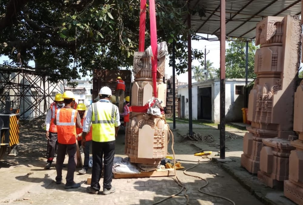 Ayodhya Ram Mandir News: Stones are being taken from karyashala for Ram temple construction.