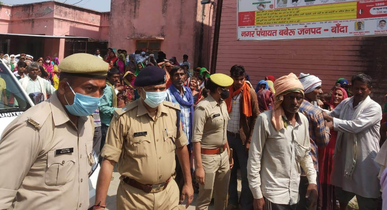Husband reached Kotwali with wife's head