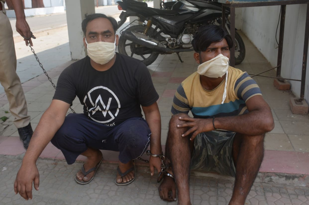 police arrested two robeery accused
