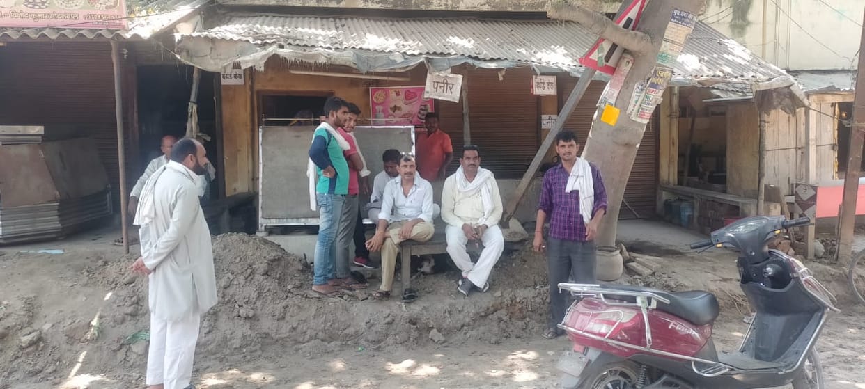 Outrage in Jaldipur due to the murder of BJP Mandal Vice President, shops closed