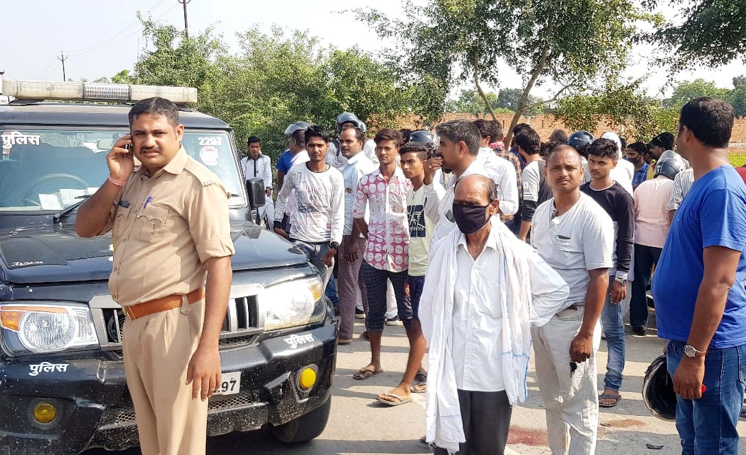 One died in bike accident in Bhadohi helmet not use