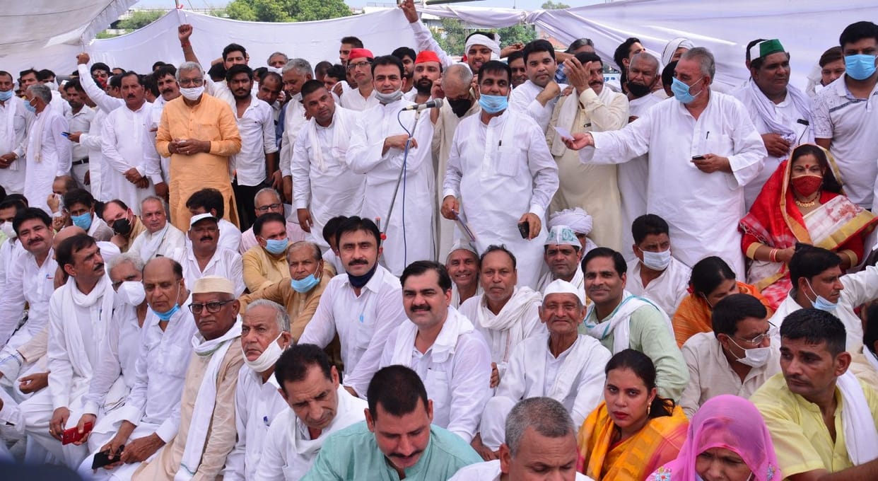 Neither the khap chowdharis got the stage nor the mike