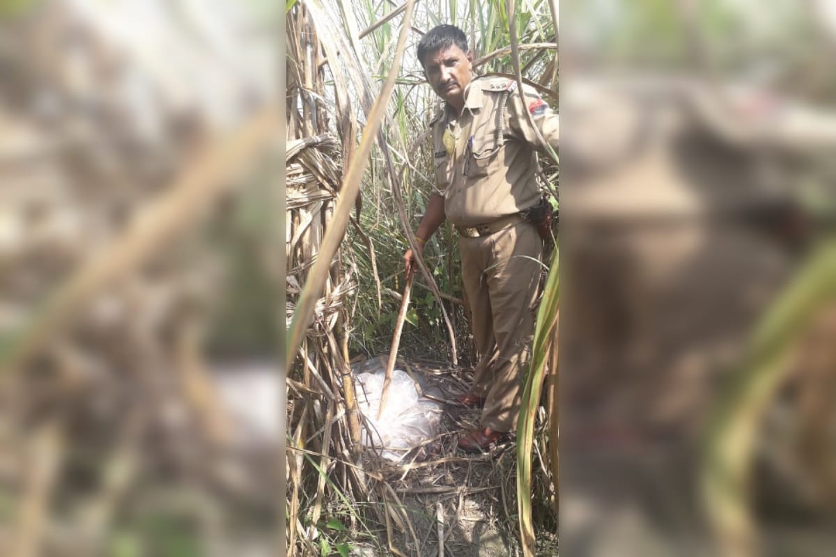 Meerut News: Police recovered six thousand liters, broken furnaces