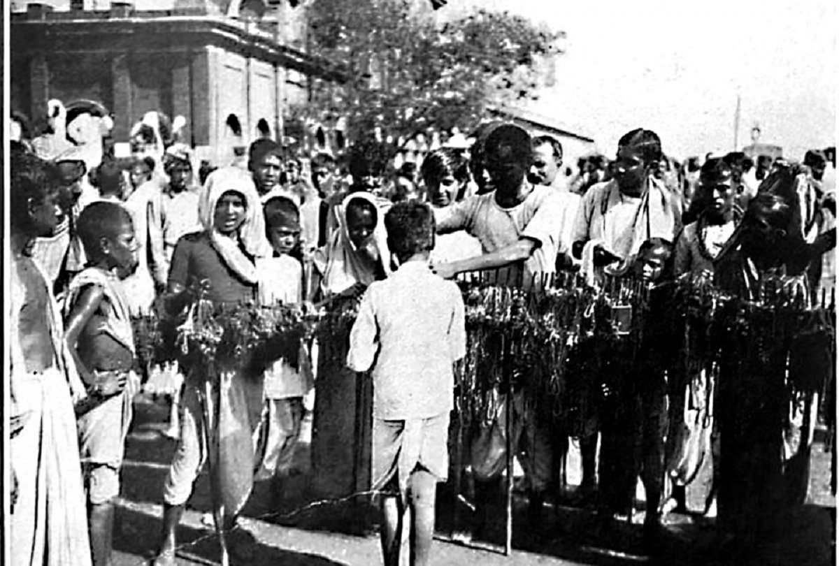 hindu muslim celebrate raksha bandhan for prevent partition of bengal kbc question