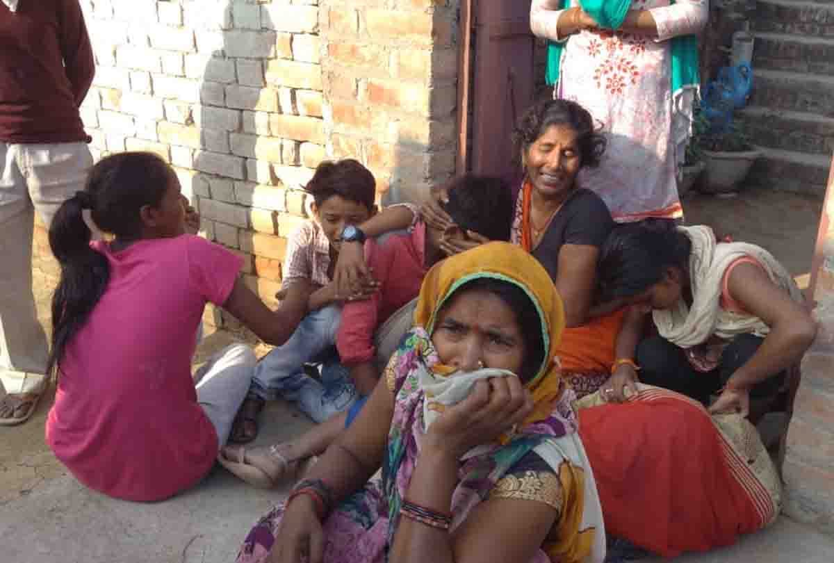 man brutally killed his wife seeing with lover in offensive condition