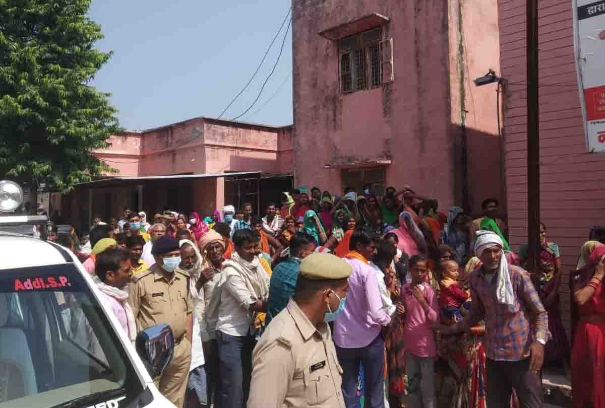 man brutally killed his wife seeing with lover in offensive condition
