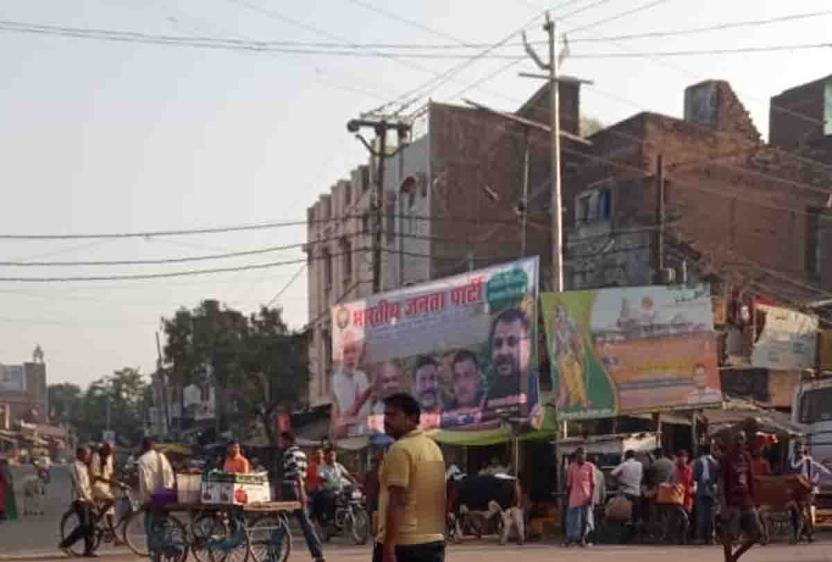 A severed head in one hand, a eunuch reached the police station with a furs in the other
