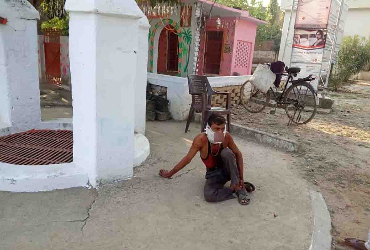 A severed head in one hand, a eunuch reached the police station with a furs in the other