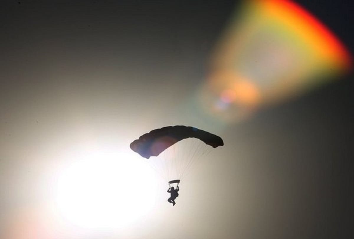IAF Personnel Gajanad yadava and AK Tiwari achieves new record of highest skydive landing at Khardungla Pass  on airforce day