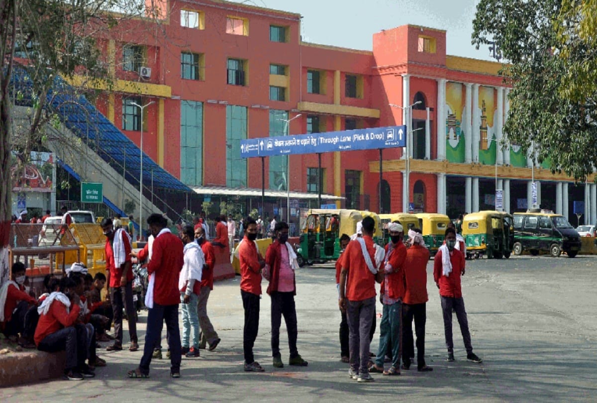 Life of porters disengaged from Corona 