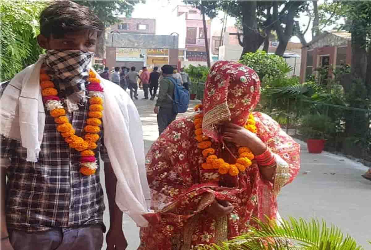 Lover couple reached Kotwali after getting married in temple