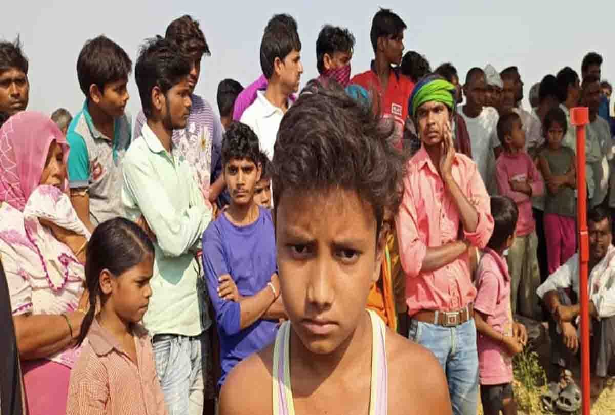 Killing of young man by taking him from home in Kannauj, dead body found in farm in village