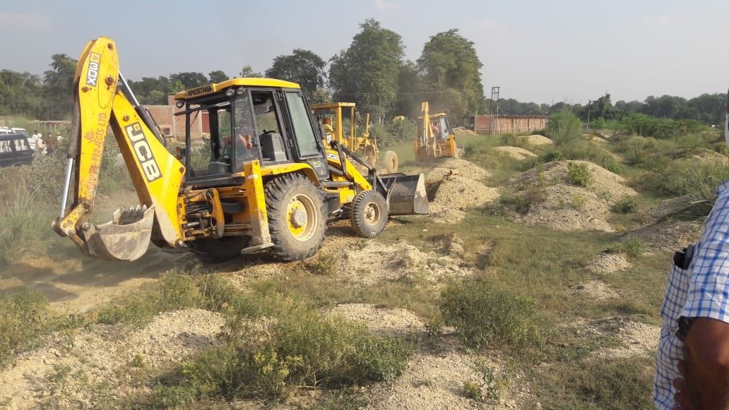 Farmers stopped construction of fourlane to demand compensation