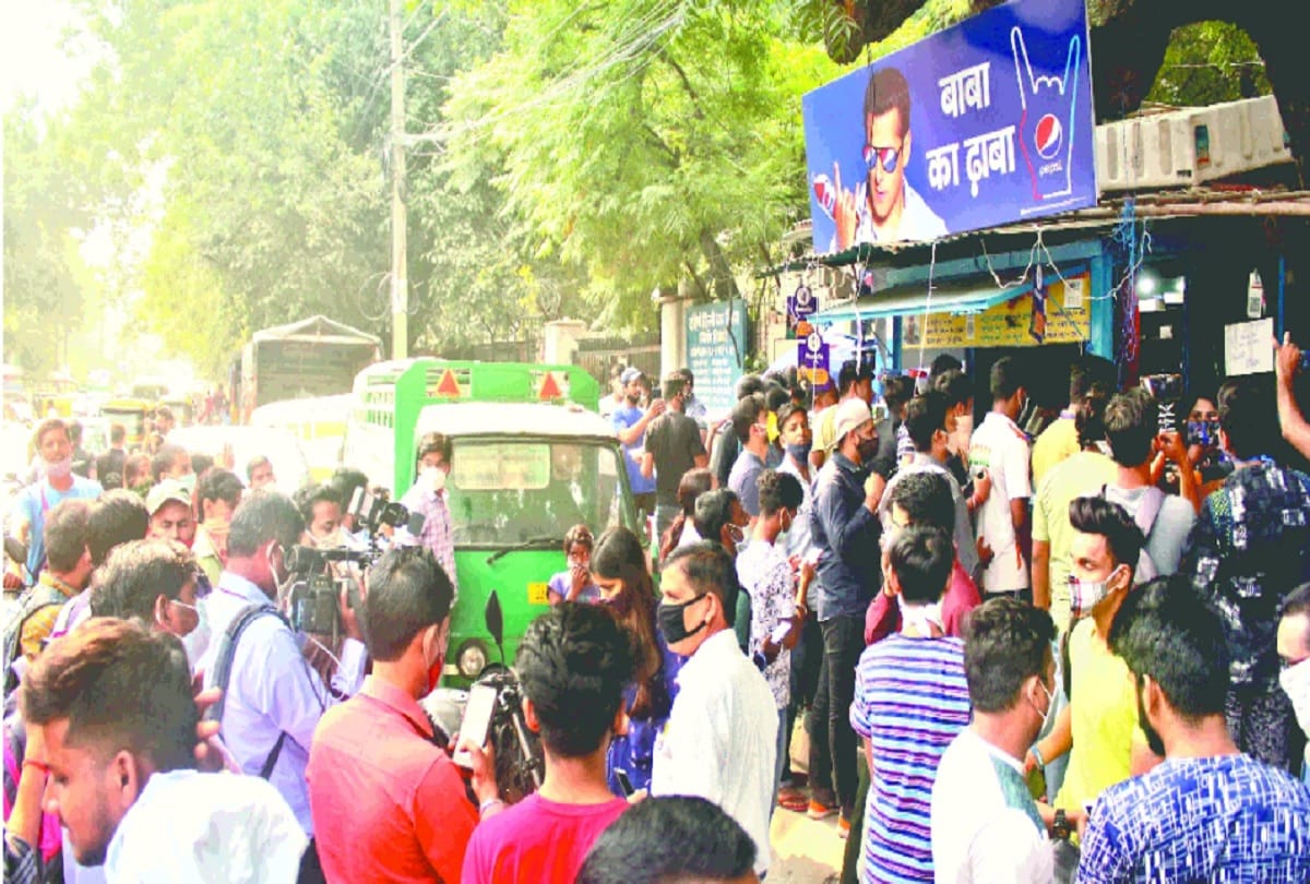 Baba Ka Dhaba Delhi News: huge number of customers gather on shop to have Paratha and Matar paneer