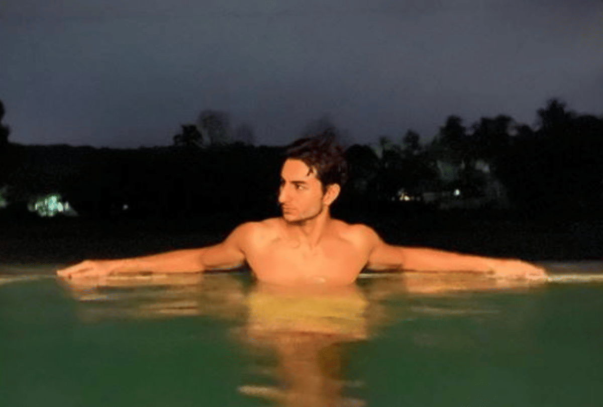 Saif Ali Khan Son Ibrahim Ali Khan Share Diwali Photos Their Female Fans Come With Marriage Proposal