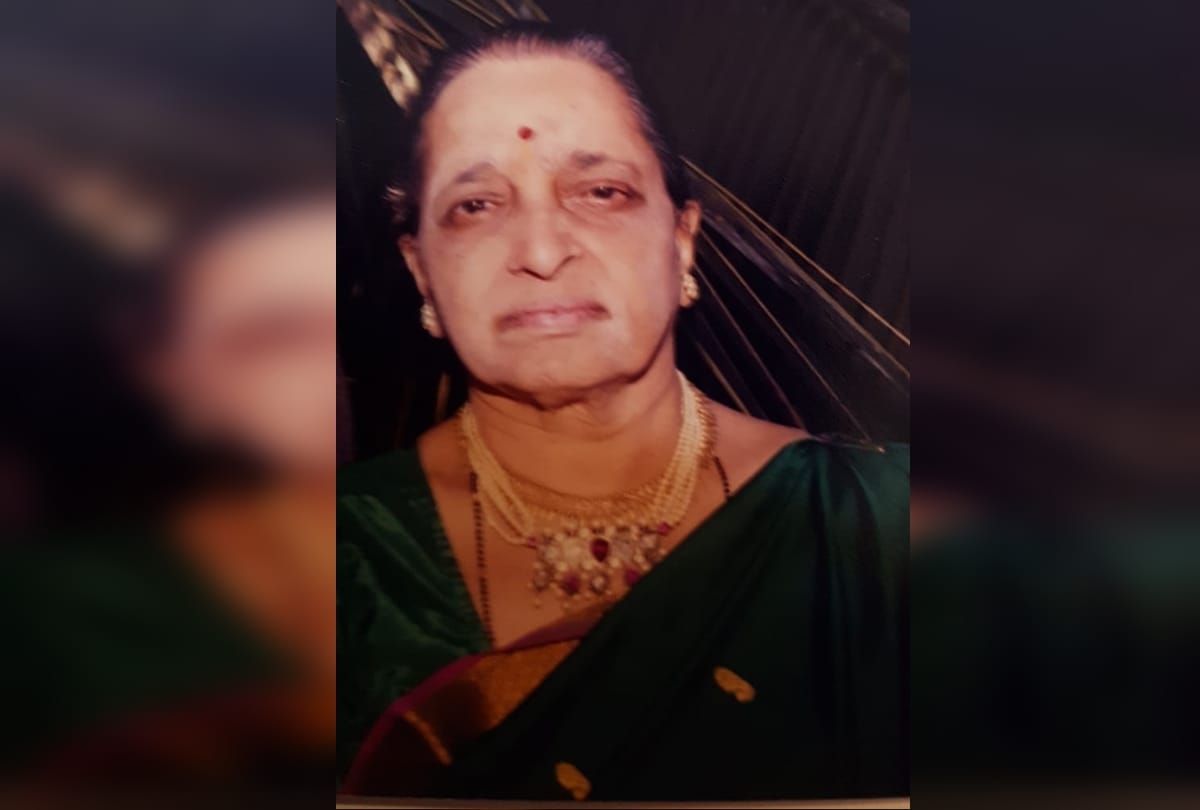 Film Producer Kanchan Adhikari Mother Kusum Sharad Gharpure Passed Away At 86