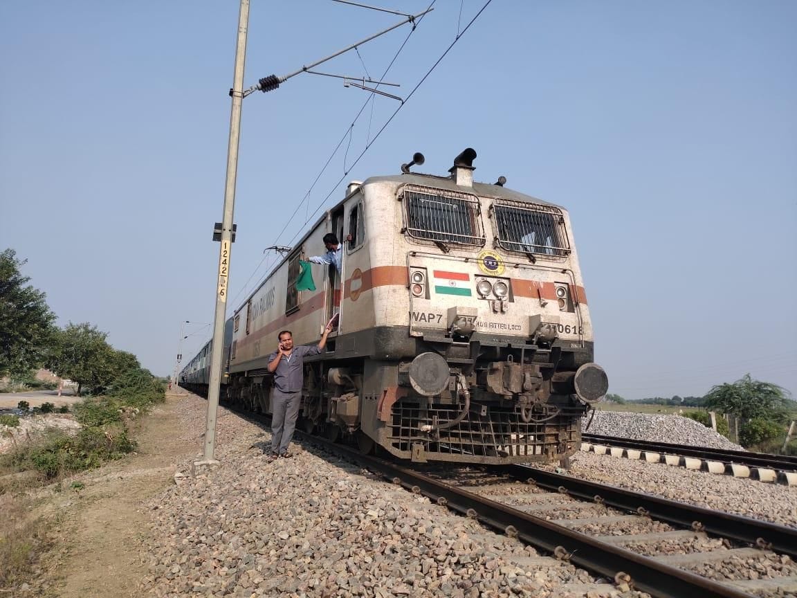 signal phel hone se 25 minat khadee rahee raaptee saagar
