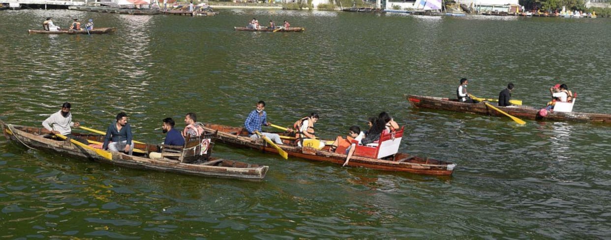 uttarakhand news : tourist rush on weekend in nainital
