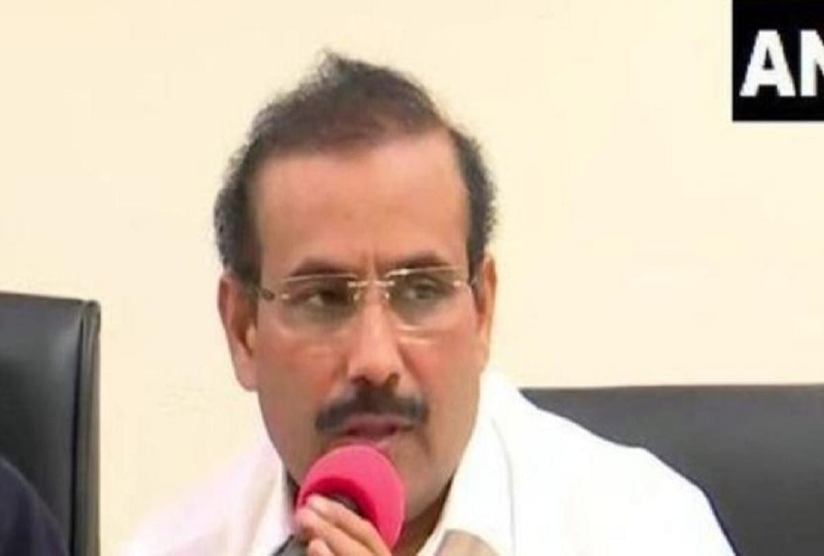 Rajesh Tope accuses central government and he says corona vaccine found less than needed in Maharashtra